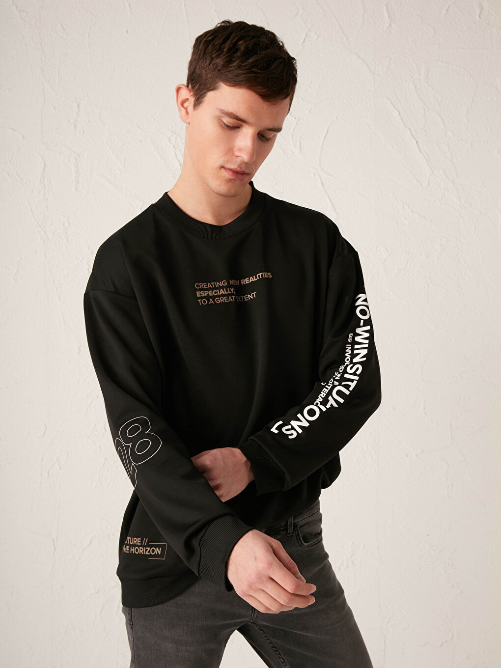 Siyah Bisiklet Yaka Baskılı Kalın Sweatshirt-1