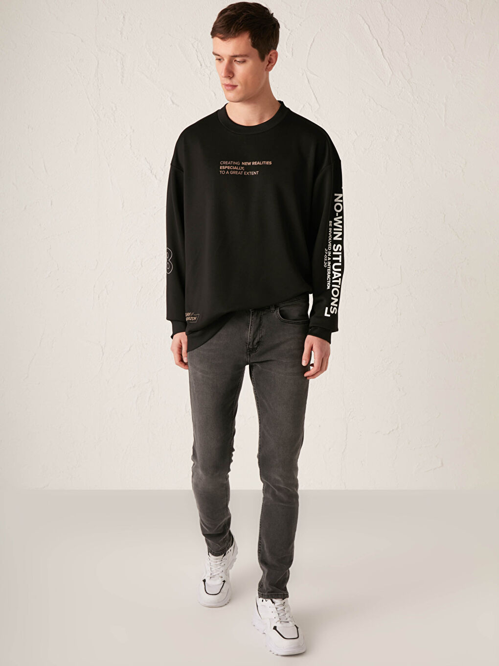 Siyah Bisiklet Yaka Baskılı Kalın Sweatshirt-2