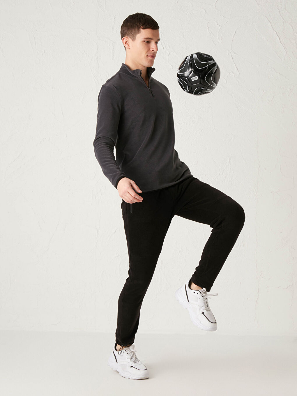 Siyah Standart Kalıp Aktif Spor Polar Eşofman Altı-1