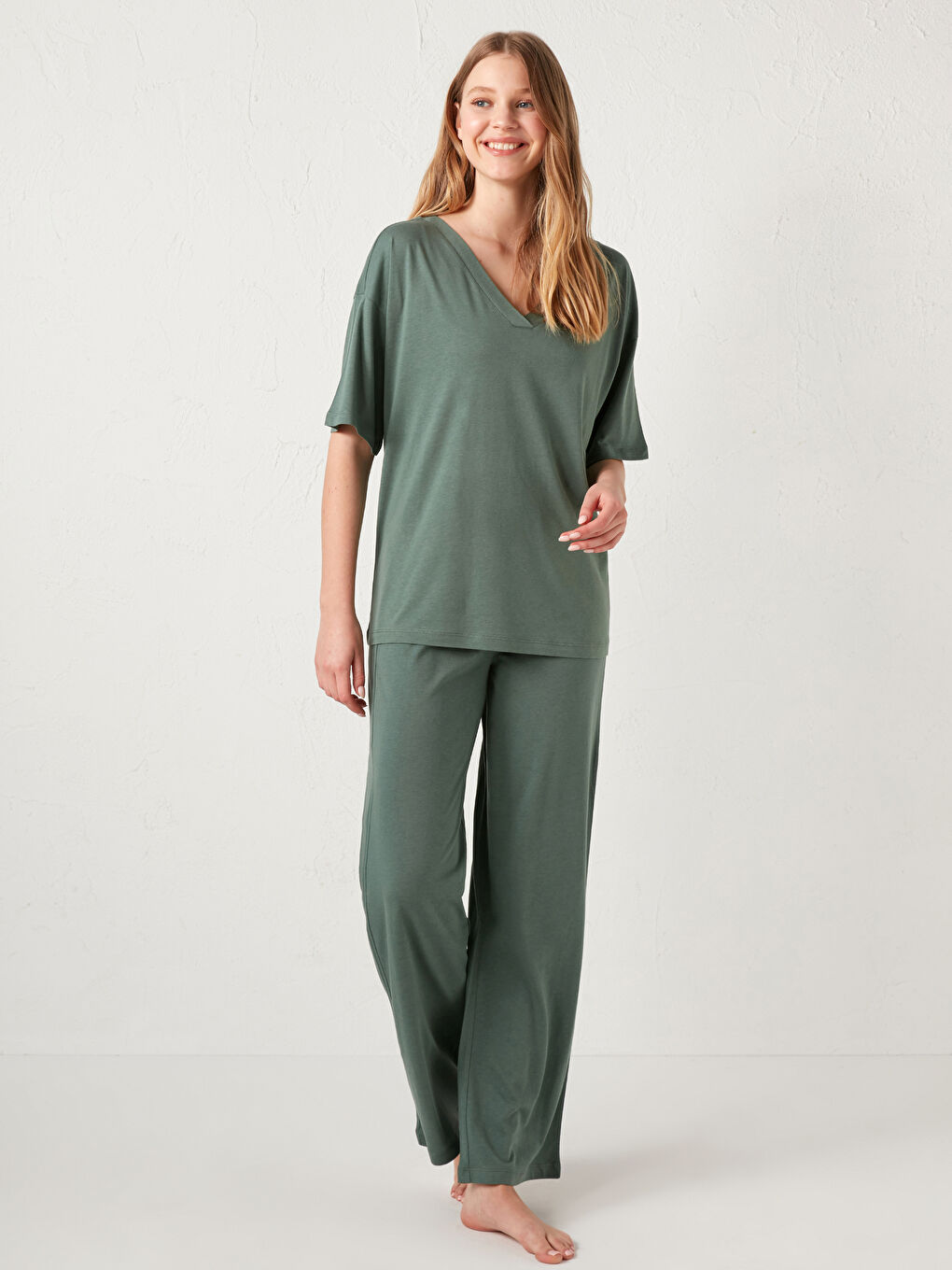 Yeşil V yaka İnce Modal Karışımlı Kadın Pijama Takımı