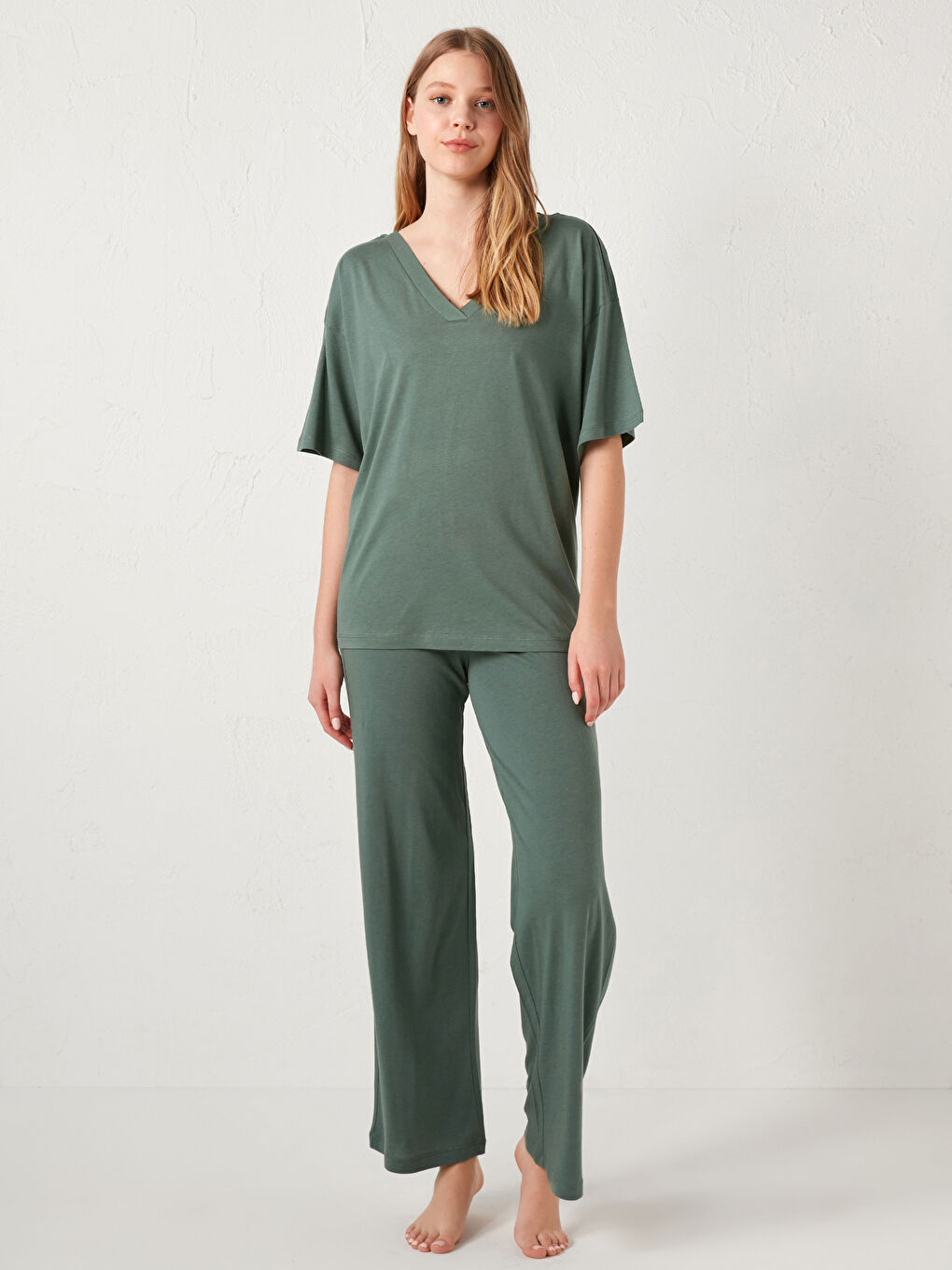 Yeşil V yaka İnce Modal Karışımlı Kadın Pijama Takımı-1