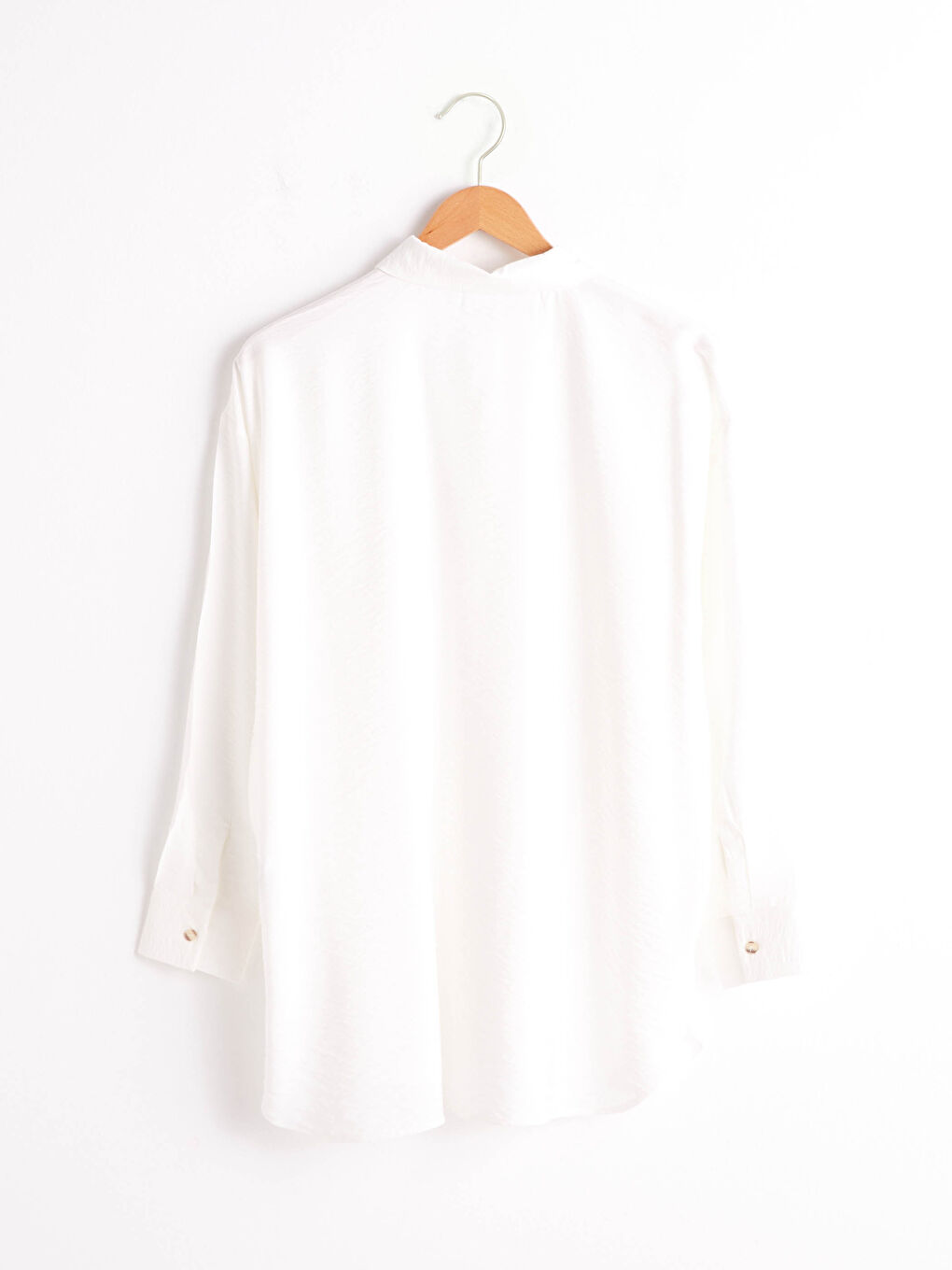 Beyaz Önden Düğme Kapamlı Düz Uzun Kollu Viskon Kadın Gömlek-7