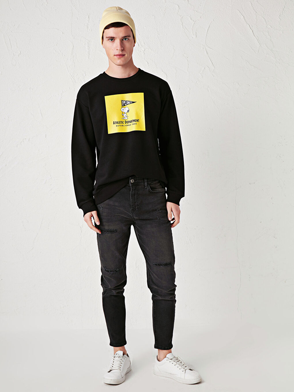 Siyah Bisiklet Yaka Snoopy Baskılı Sweatshirt-2