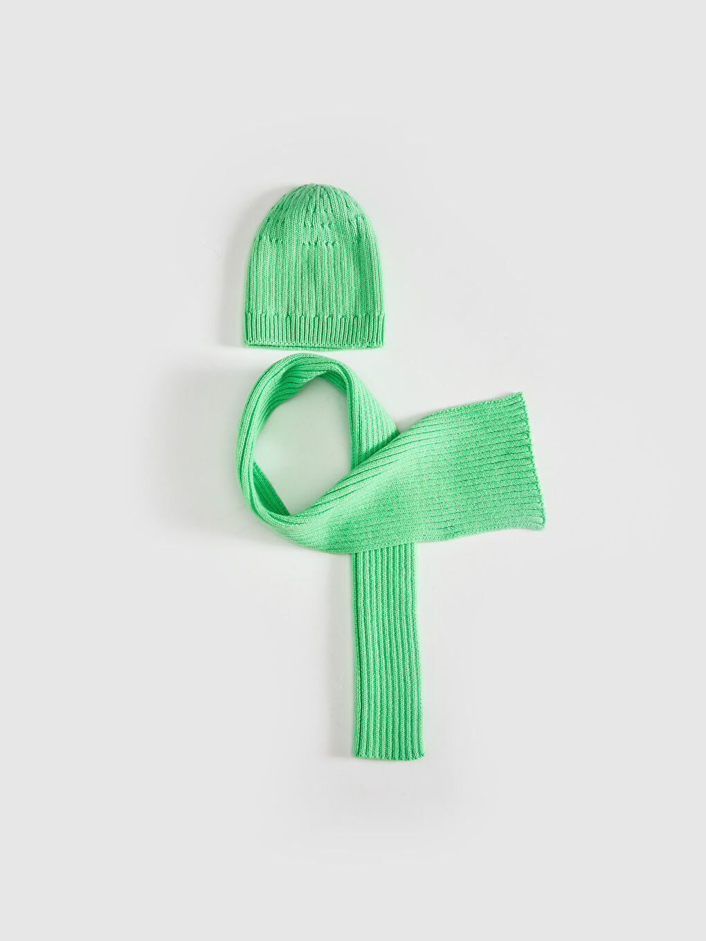 Écharpe et Béret en Tricot pour Bébé Fille