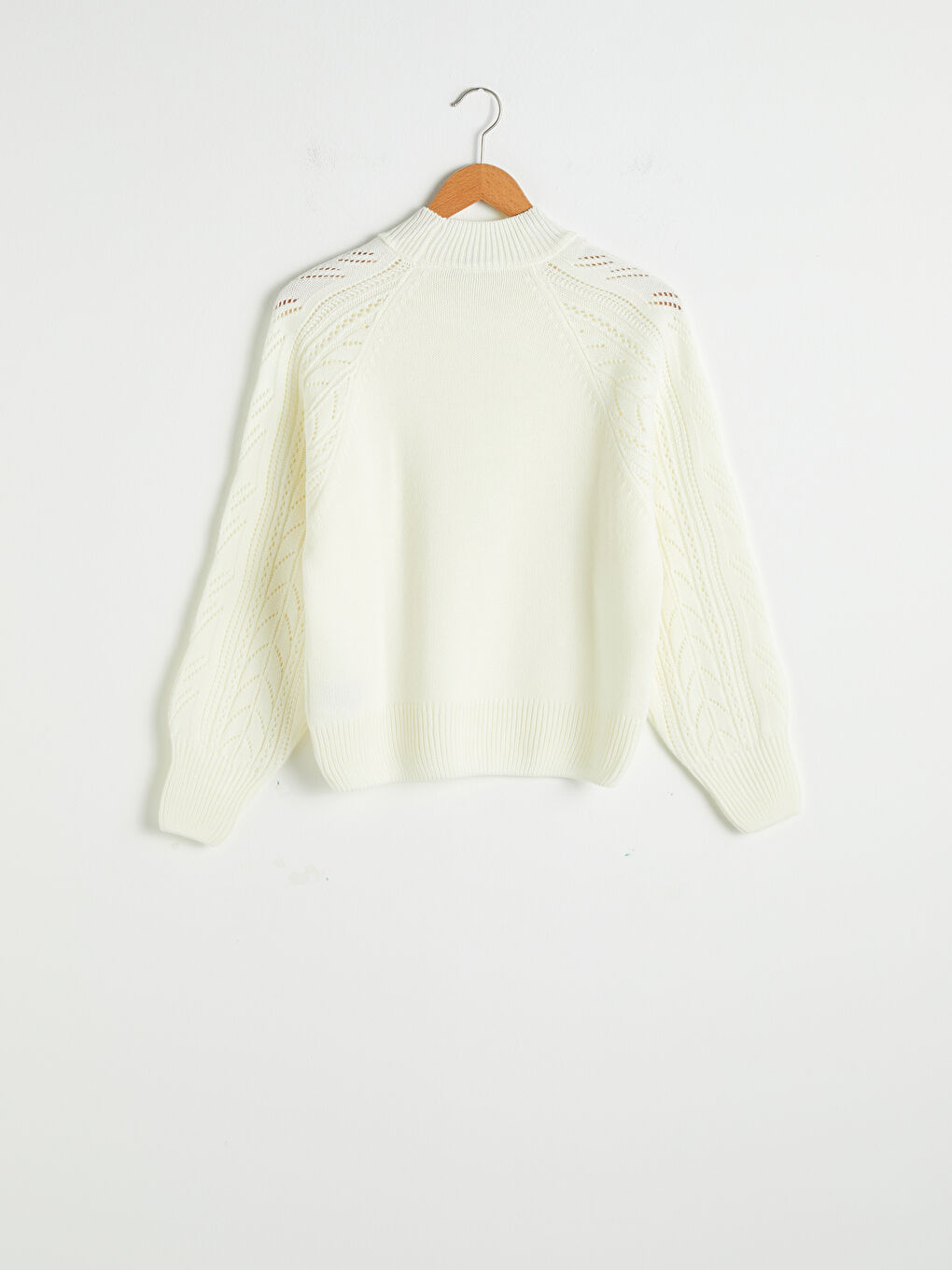 Half Turtleneck Sweater-5