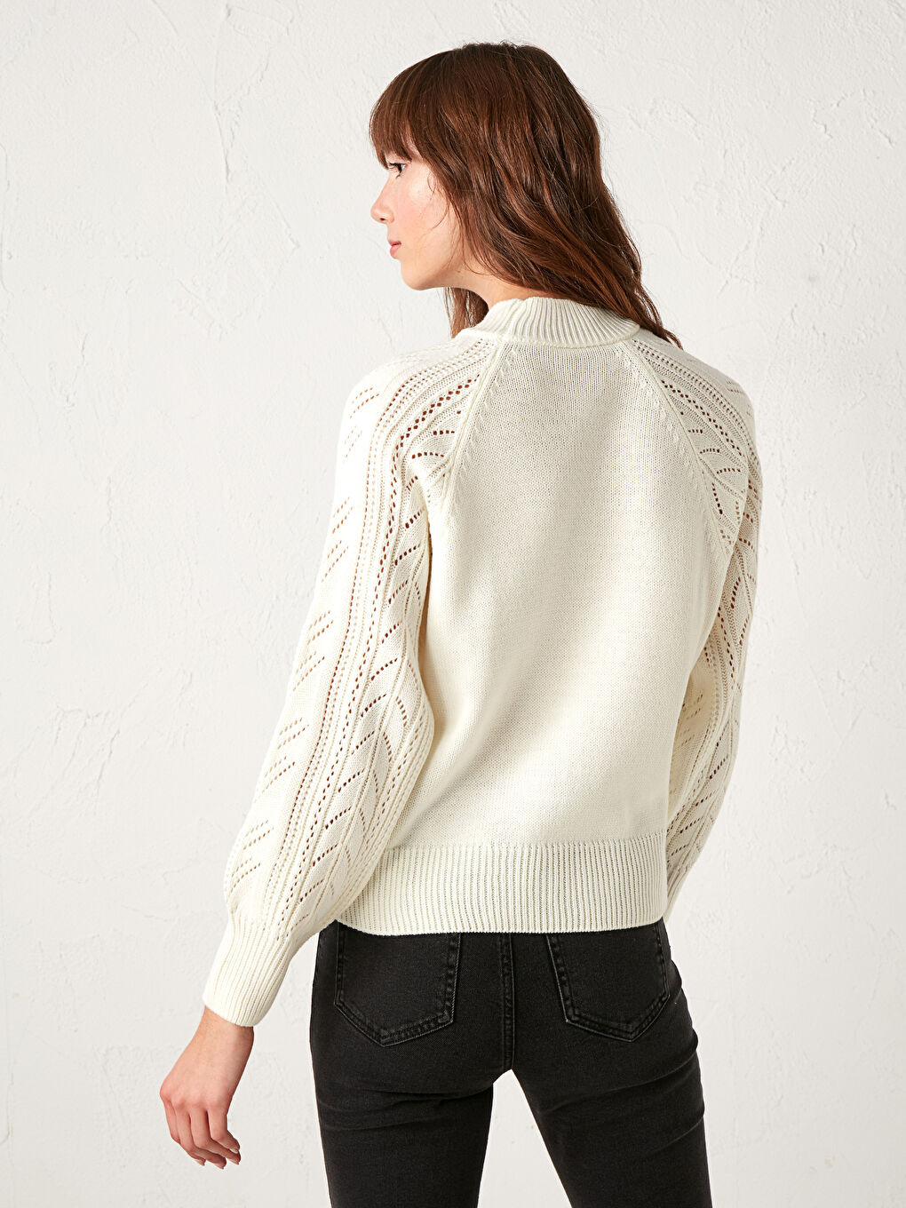 Half Turtleneck Sweater-3