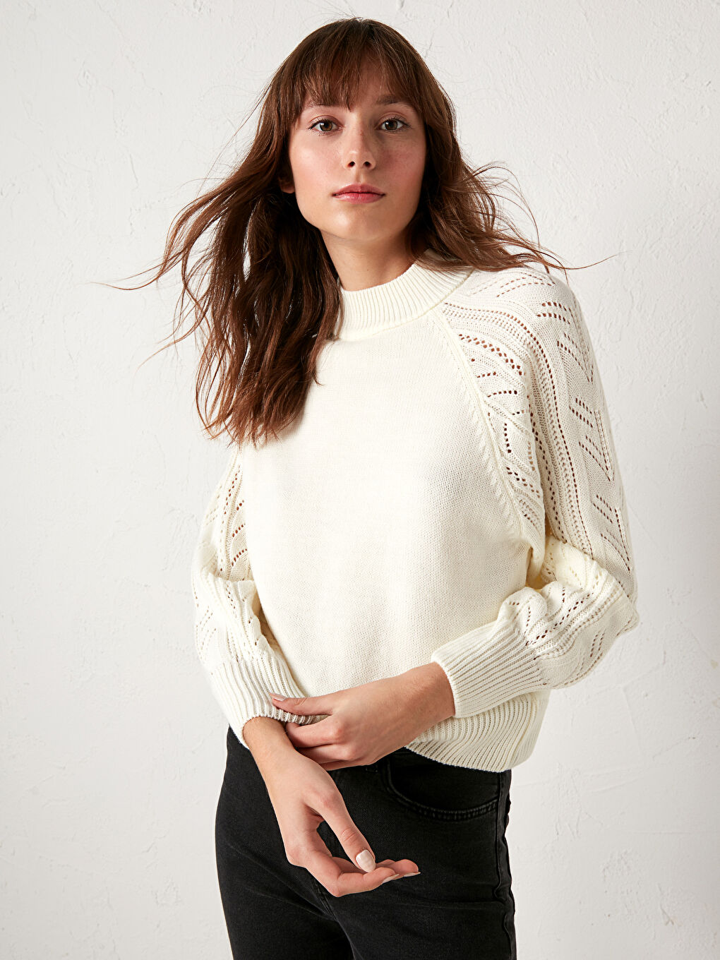 Half Turtleneck Sweater-1