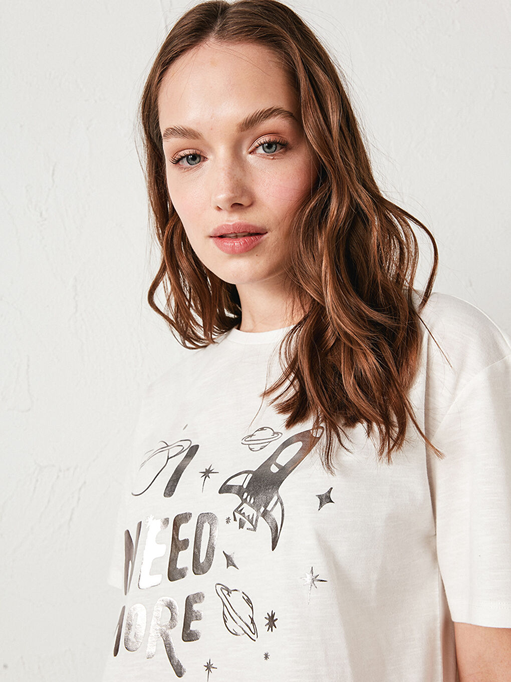 Gri Bisiklet Yaka Parlak Slogan Baskılı Kadın Pijama Takımı-4