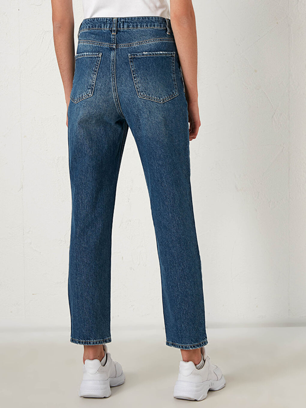 Normal Rise Straight Fit Women Jeans-3