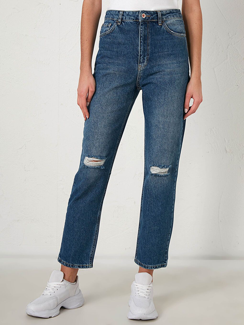 Normal Rise Straight Fit Women Jeans-2