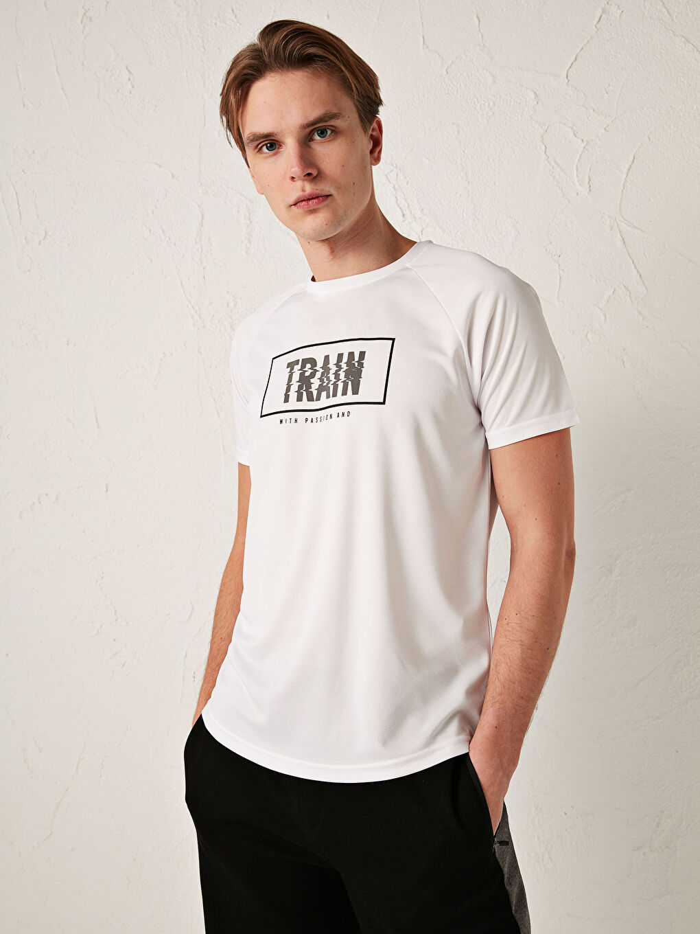 Beyaz Bisiklet Yaka Kısa Kollu Aktif Spor Erkek Tişört-1