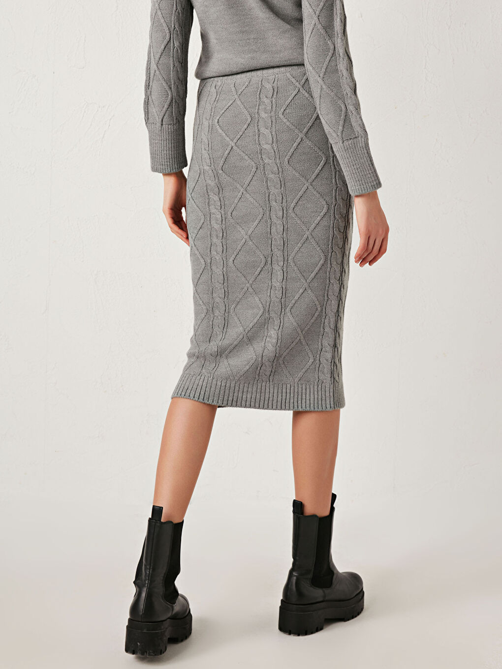 Gri Akrilik Örgü Desenli Etek-2