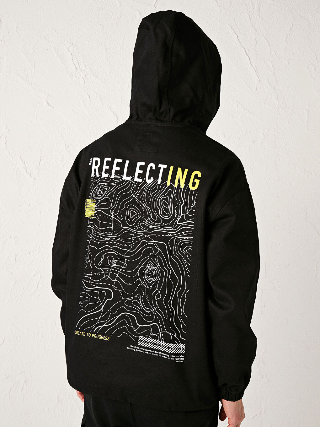 Siyah Standart Kalıp Kapüşonlu Erkek Mont-1