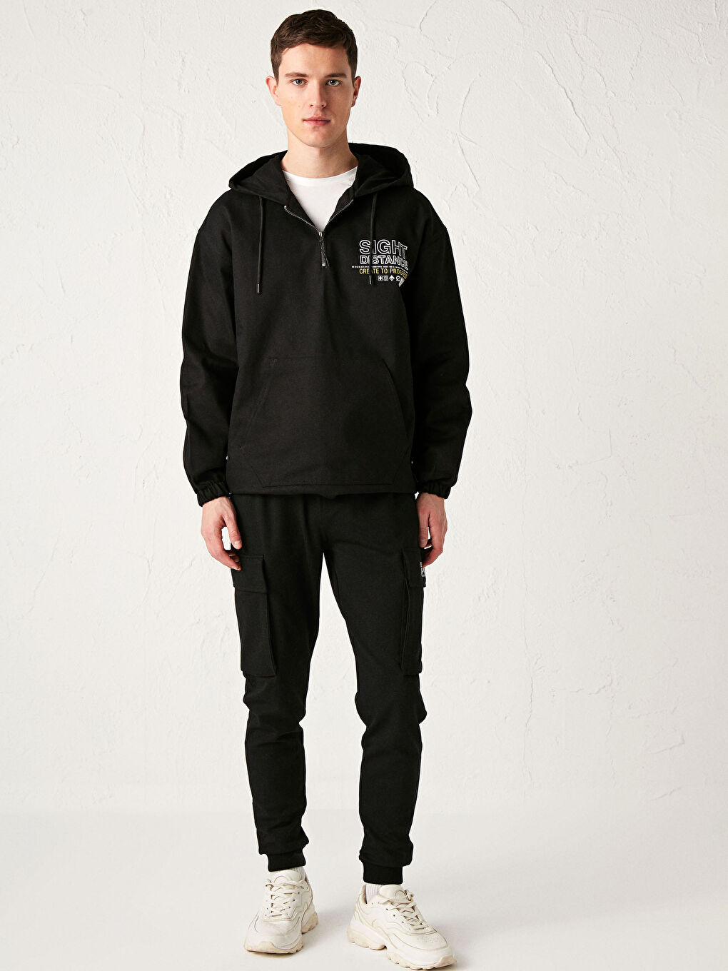 Siyah Standart Kalıp Kapüşonlu Erkek Mont-3