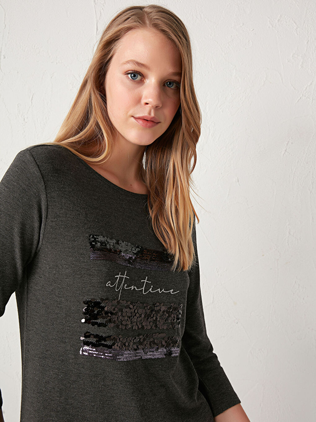 LCWAIKIKI Classic Sequin Embroidery Long Sleeve T-Shirt -0WII03Z8-L8N