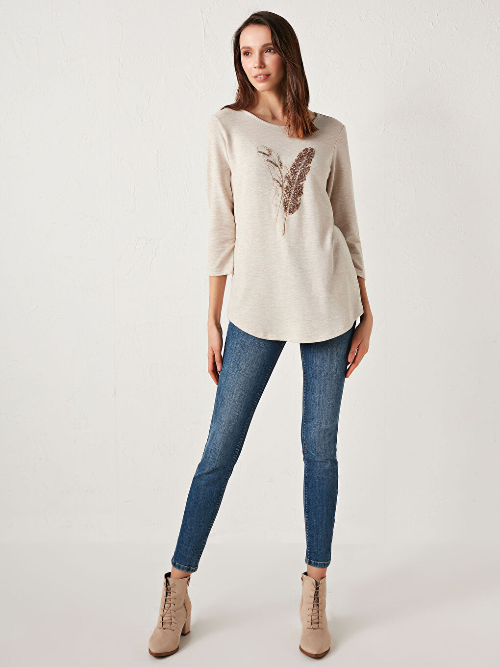 Crew Neck Embroidery Cotton T-Shirt-3