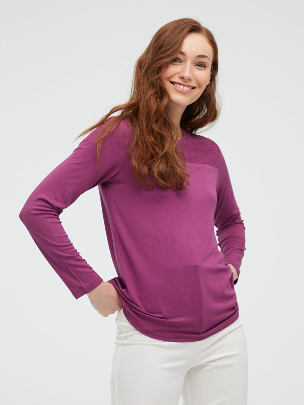 Mürdüm Yakası Dantel Detaylı Krep Bluz-2