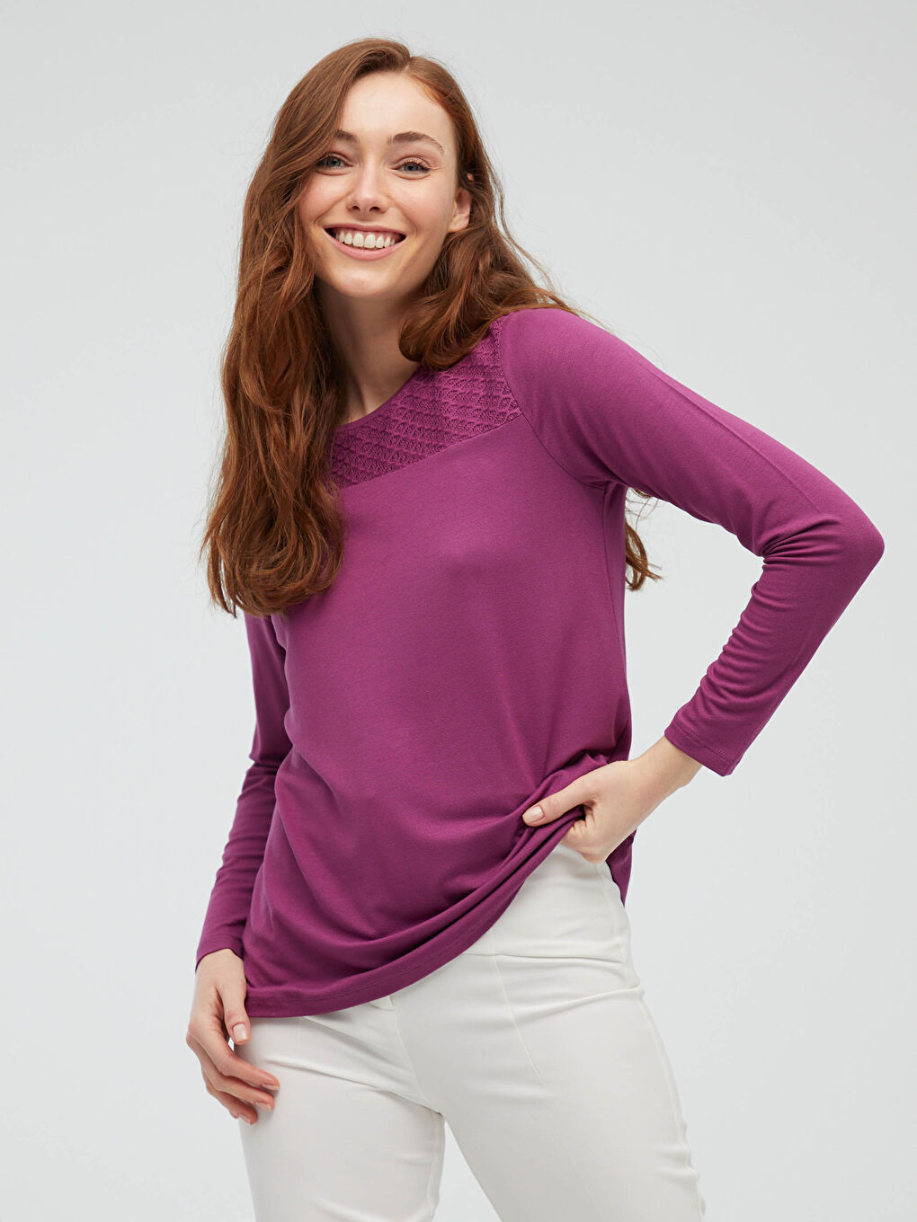 Mürdüm Yakası Dantel Detaylı Krep Bluz-4