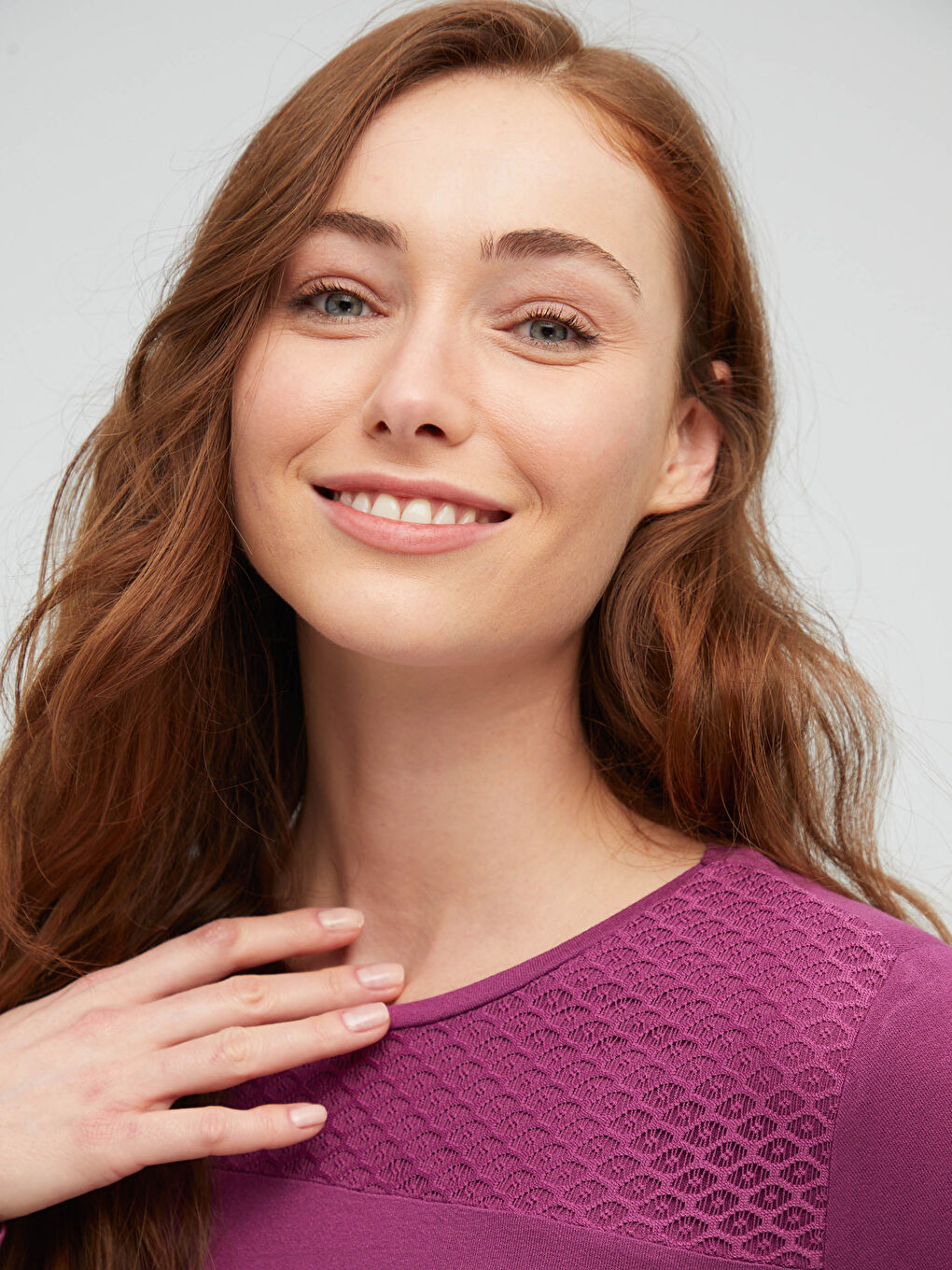 Mürdüm Yakası Dantel Detaylı Krep Bluz-1