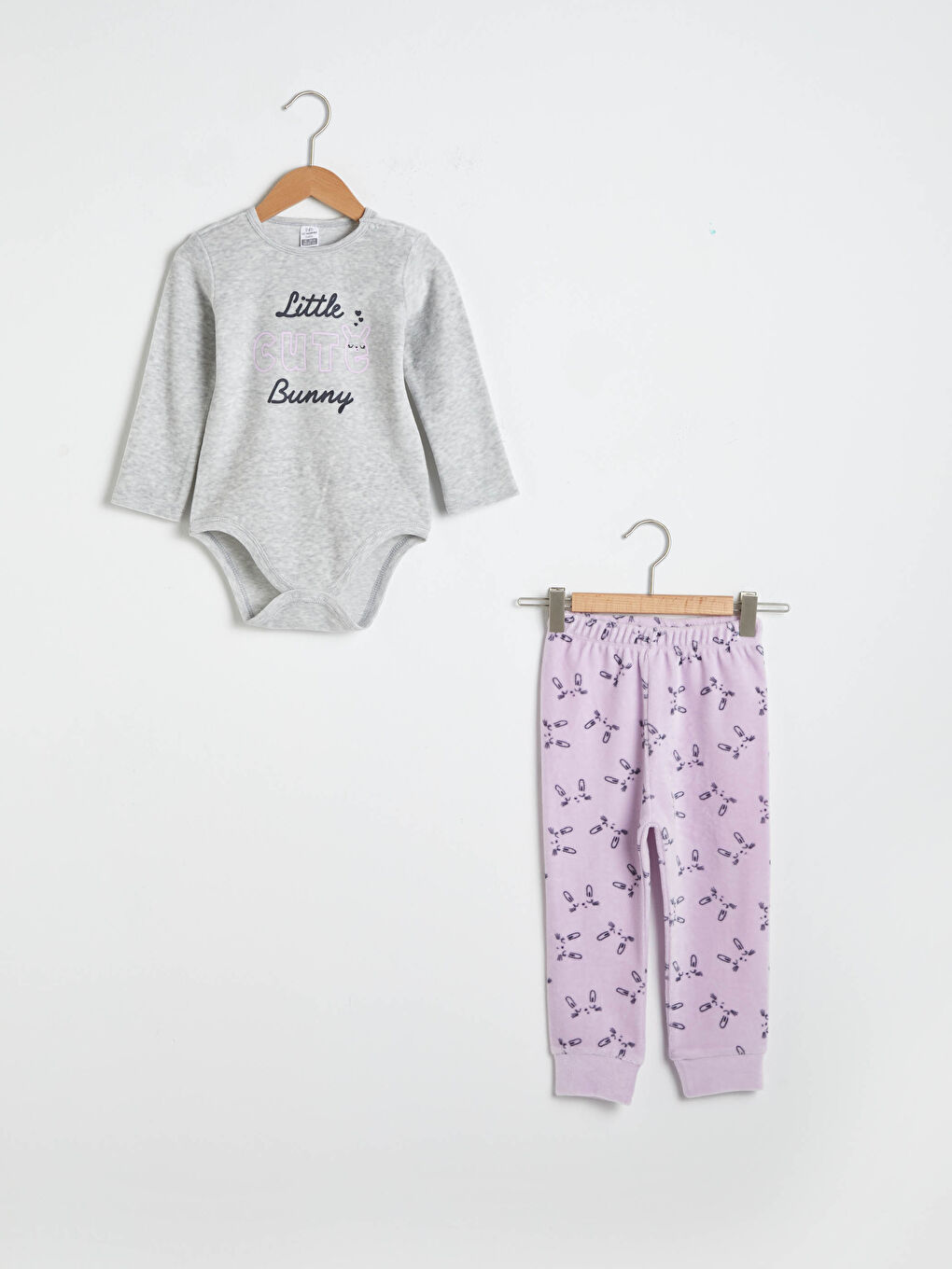 Beyaz Kız Bebek Baskılı Pijama Takımı