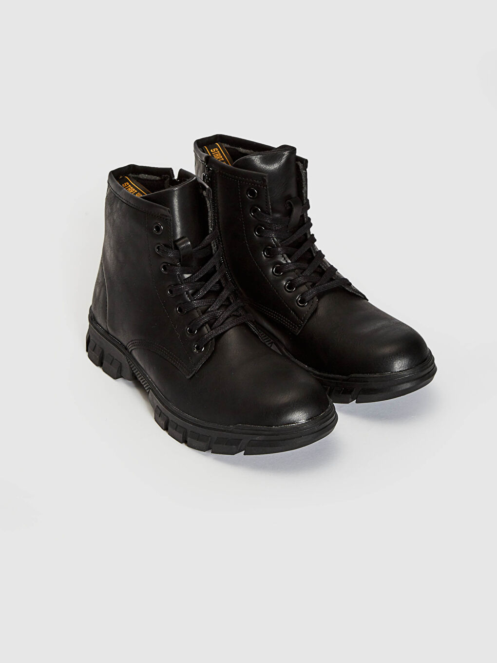 Siyah Erkek Bağcıklı Postal Bot