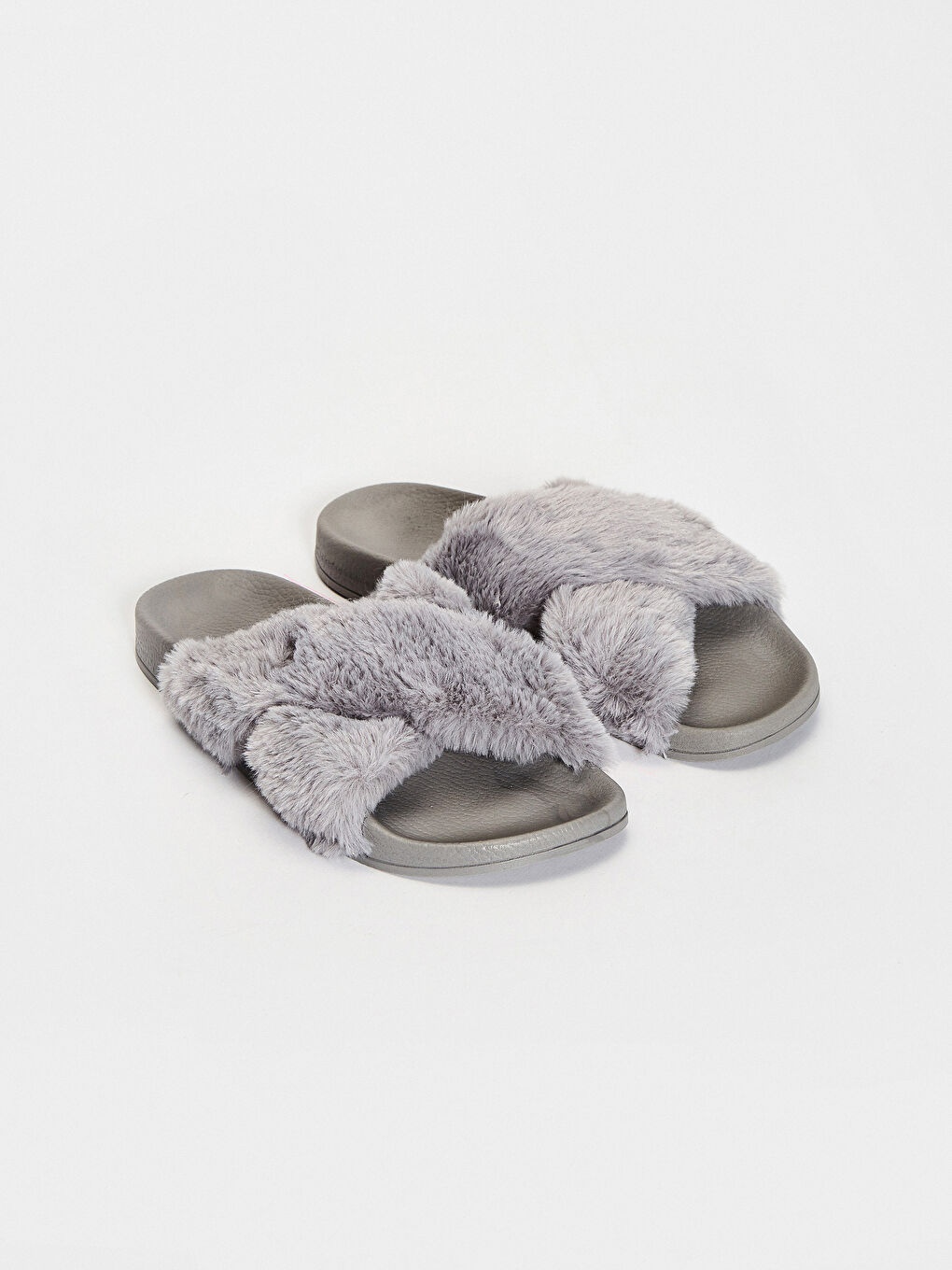 Gri Kadın Çapraz Bant Pelüş Ev Terliği