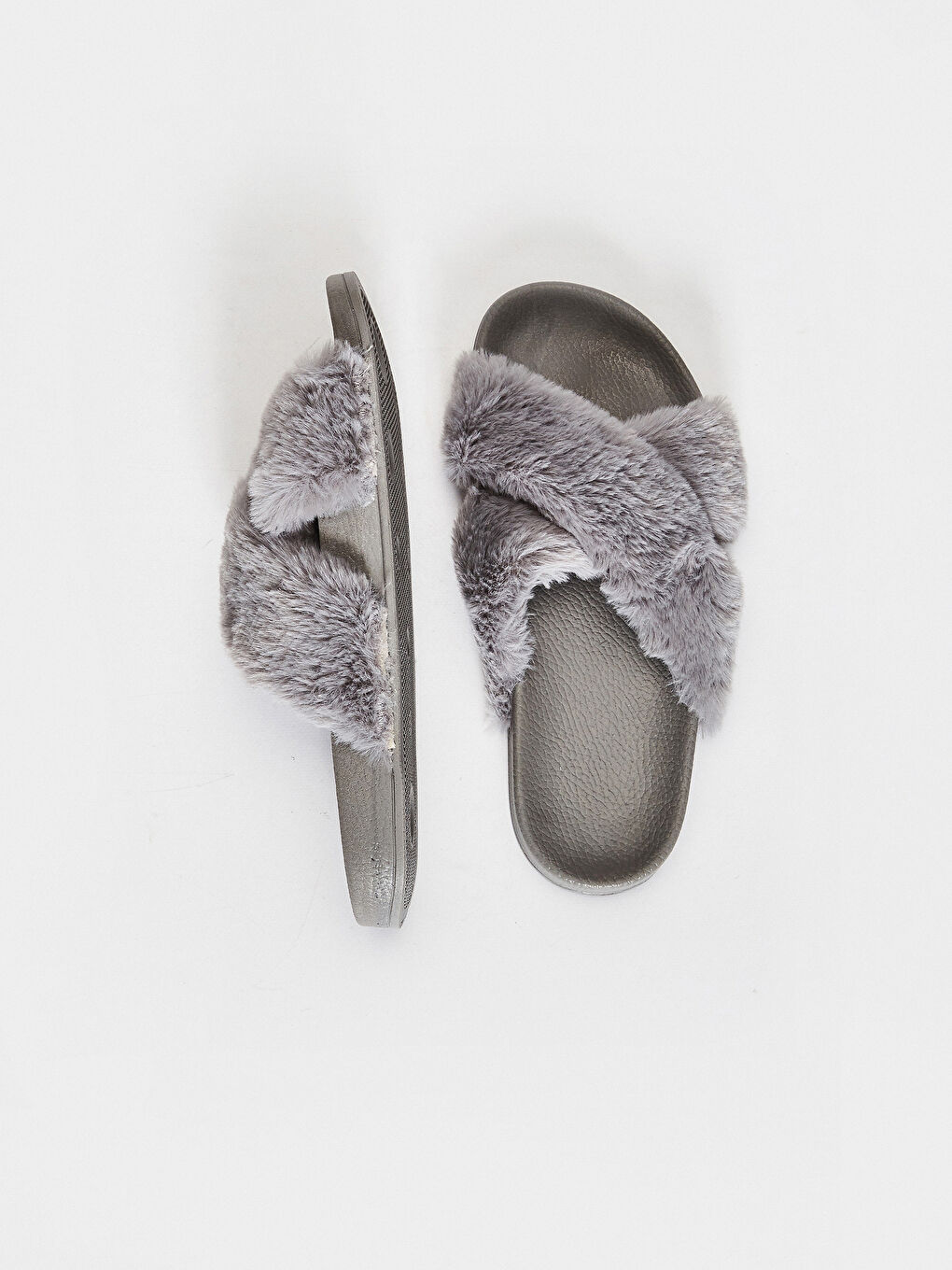 Gri Kadın Çapraz Bant Pelüş Ev Terliği-4