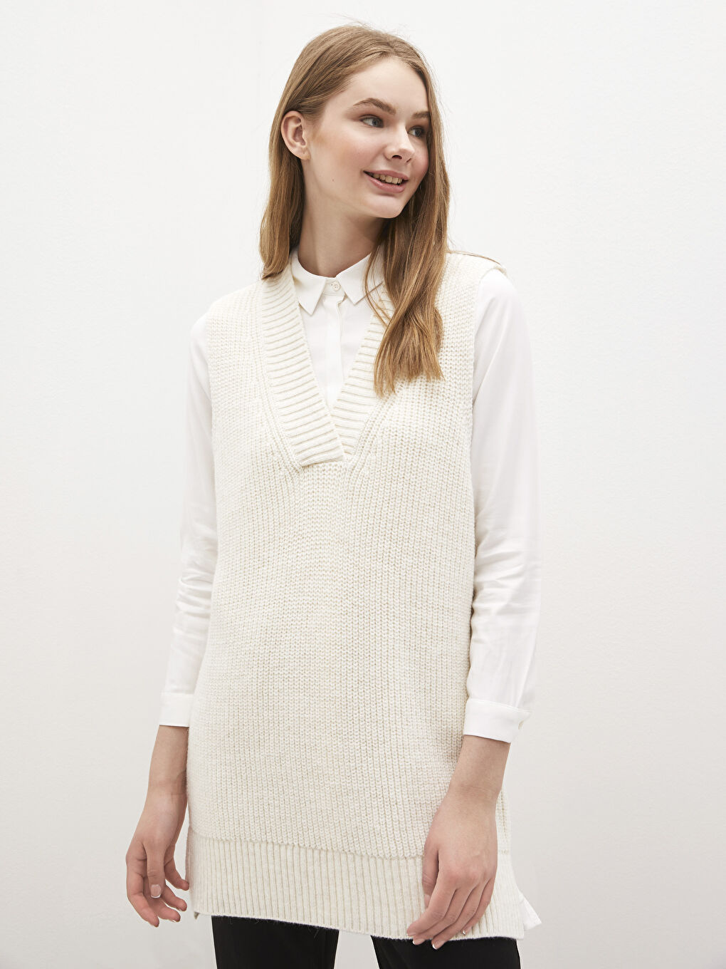 Ekru Regular Fit V Yaka Süveter-1