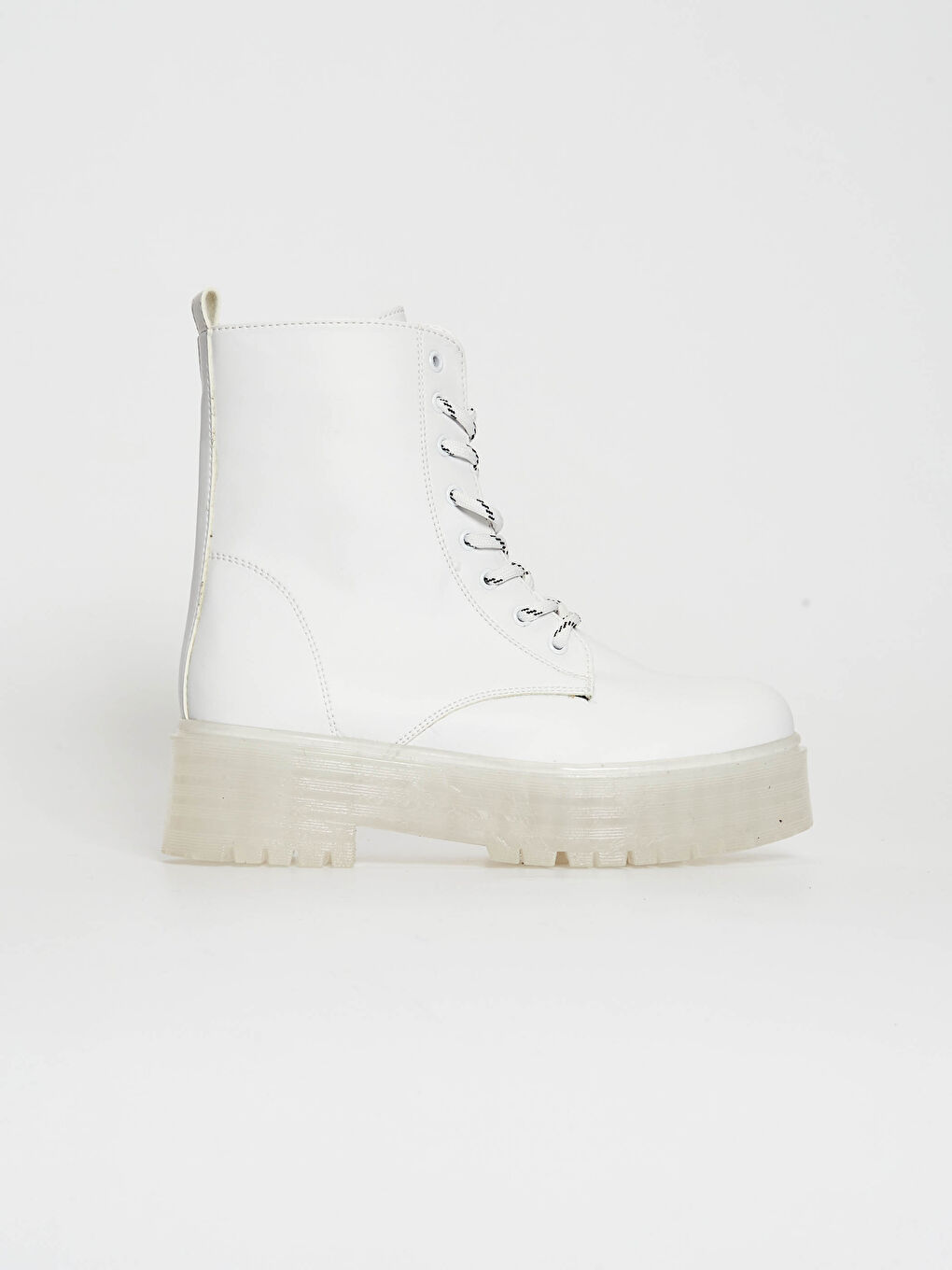 Женские ботинки на толстой подошве со шнуровкой-15