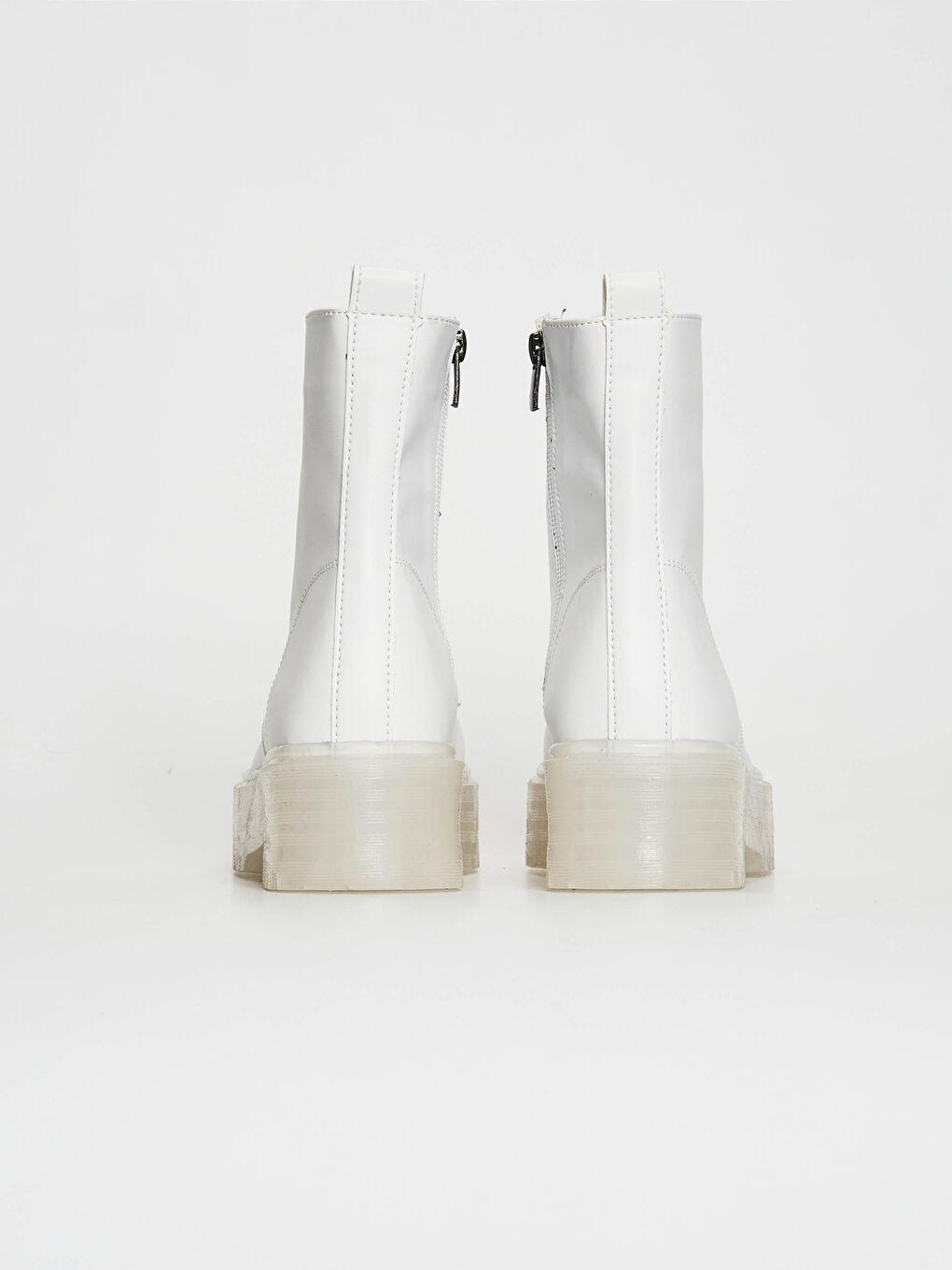 Женские ботинки на толстой подошве со шнуровкой-18