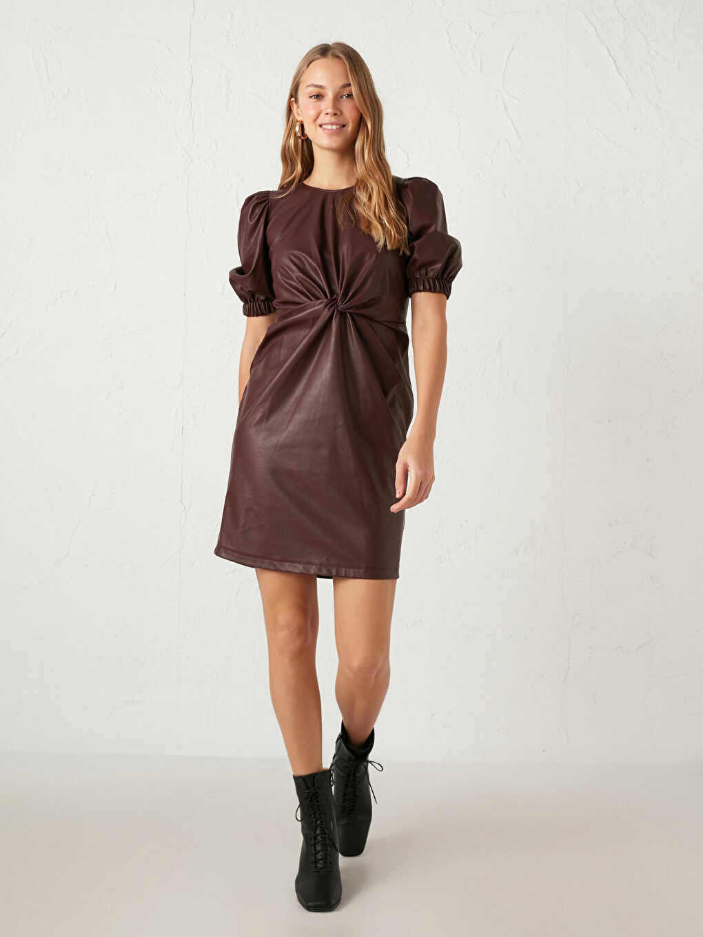 Bordo Deri Görünümlü Düğüm Detaylı Balon Kollu Kadın Elbise-2