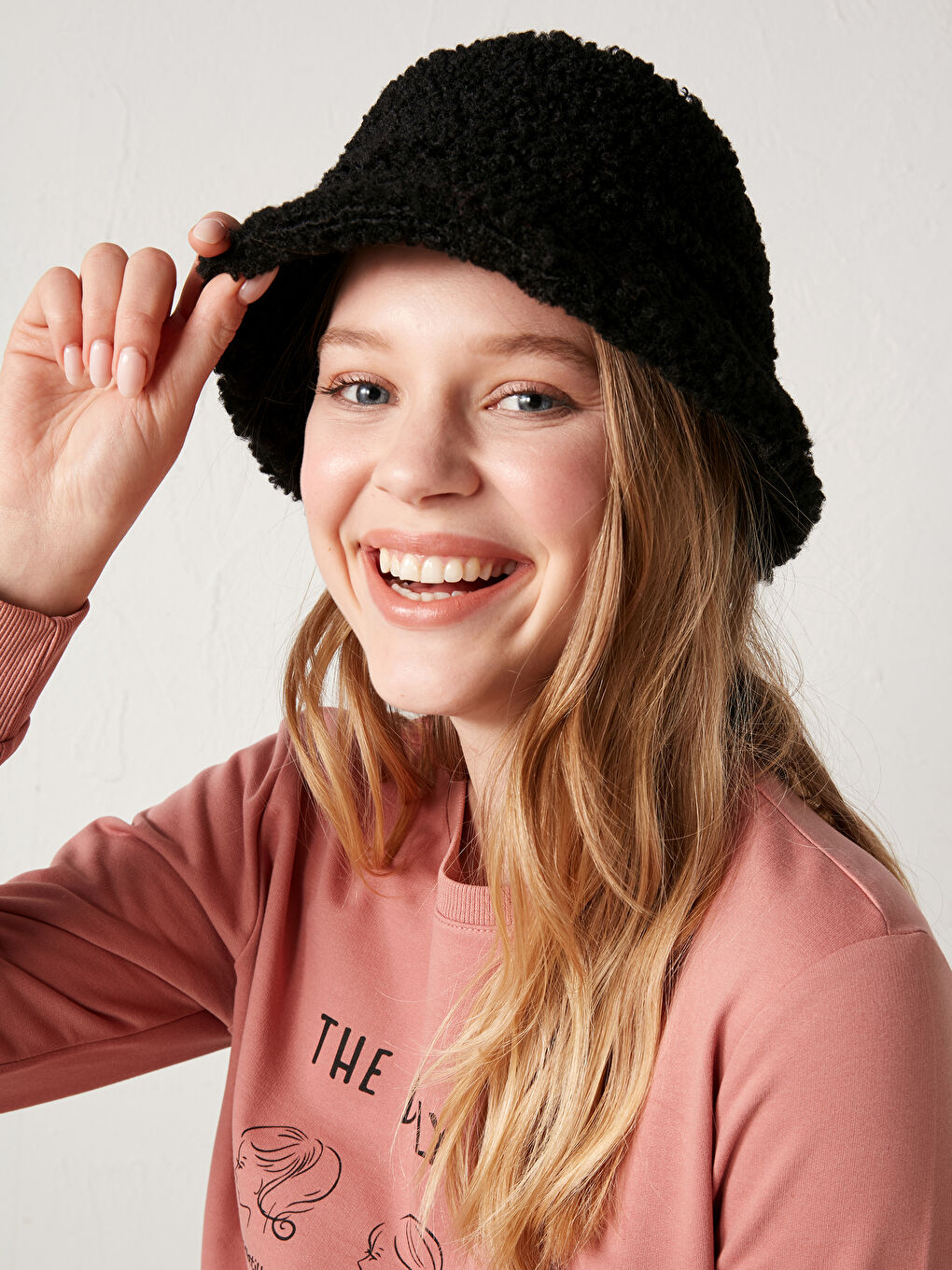 Siyah Kadın Tay Tüyü Bucket Şapka-3