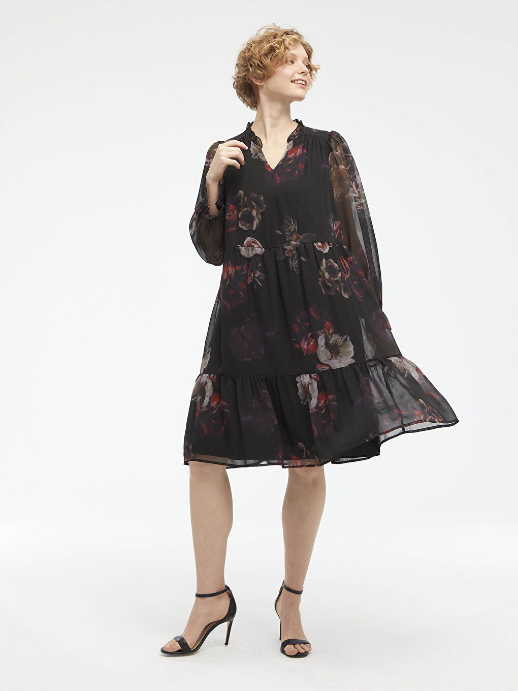 Bordo Çiçek Desenli Fırfır Detaylı Şifon Elbise