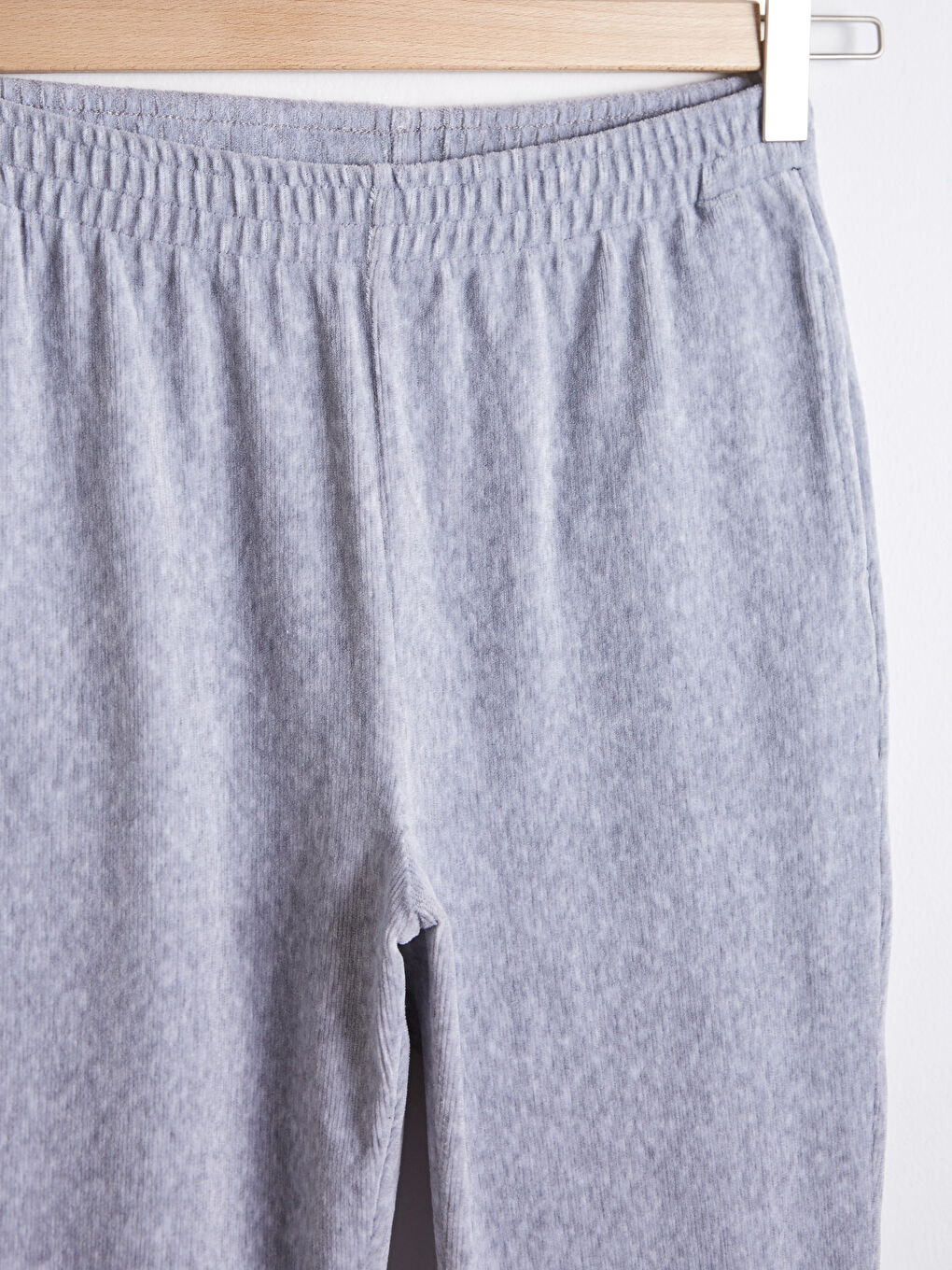 LCWAIKIKI Basic Elastic Waist Velvet Sweatpants -0WIR34Z8-LAN