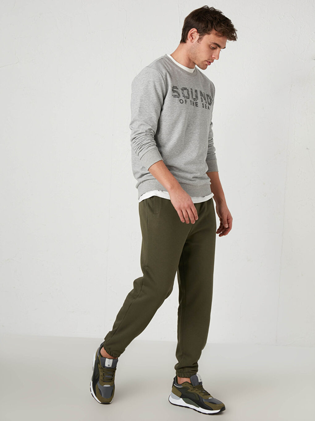 Gri Rahat Kalıp Bisiklet Yaka Baskılı Kalın Sweatshirt-1