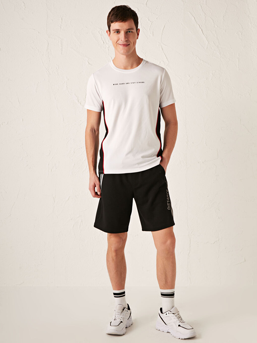 Футболка для спорта стандартного кроя с круглым вырезом-2