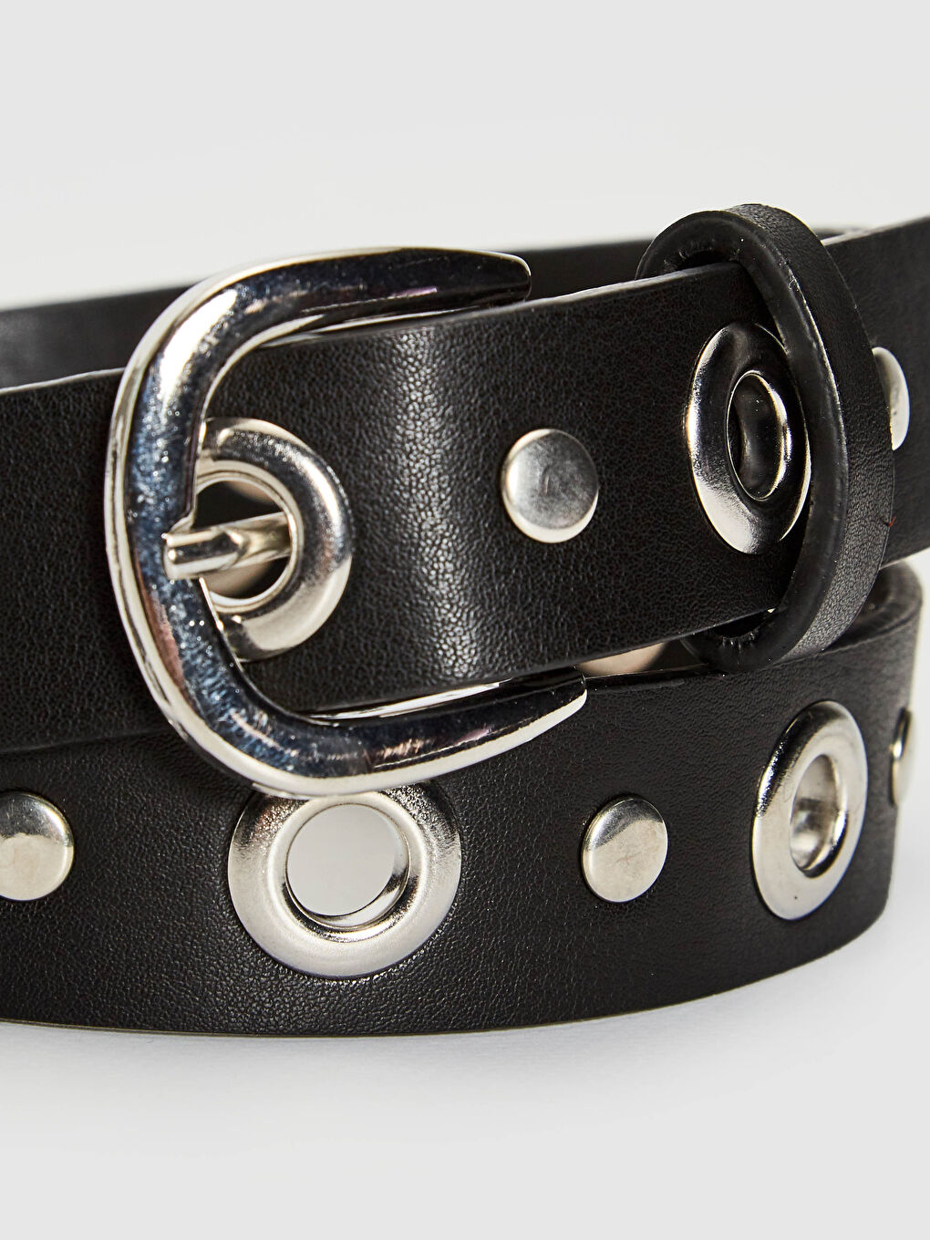 Siyah Deri Görünümlü Kuşgözü Detaylı Kadın Kemer-2