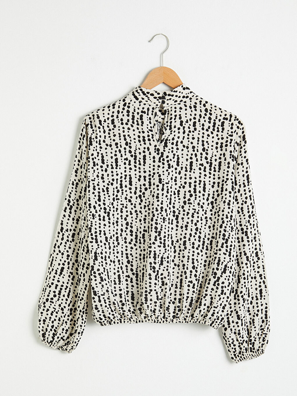 Ekru Dik Yaka Desenli Bluz-1