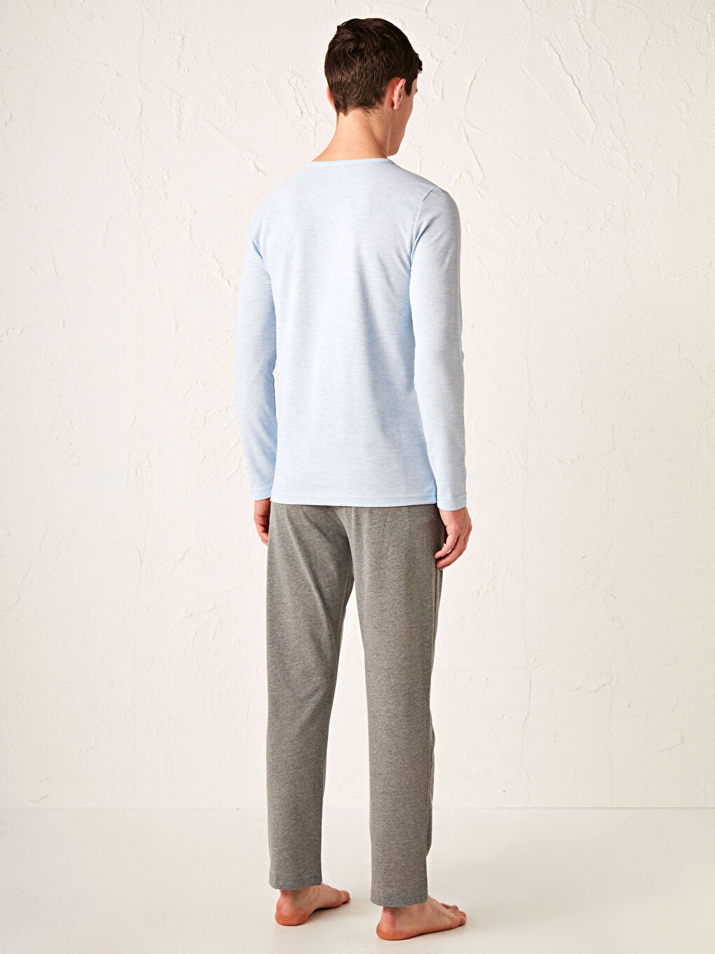 طقم بيجاما بقصة عادية-4