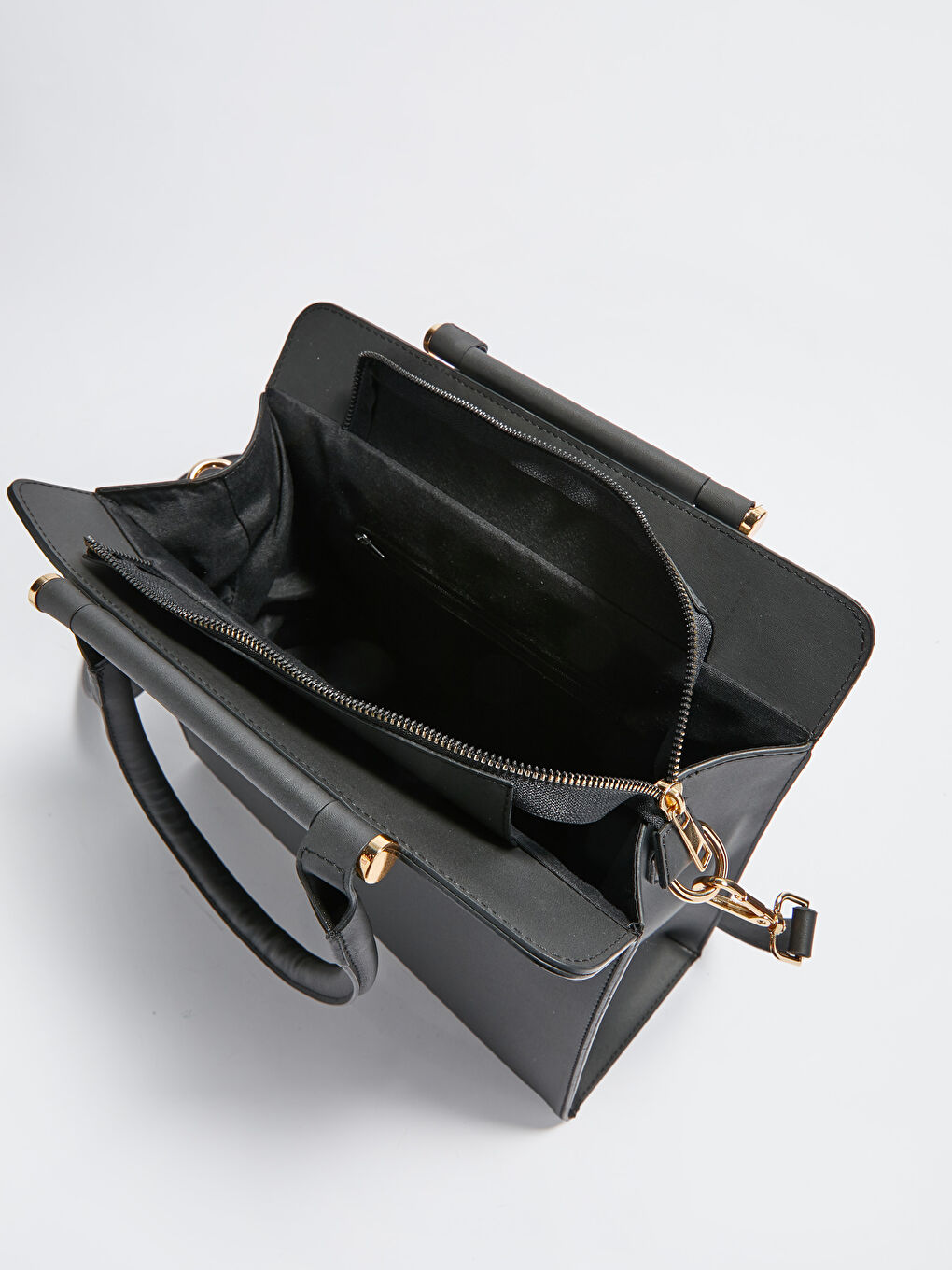 Siyah Askılı Deri Görünümlü Kadın Kol Çantası-3