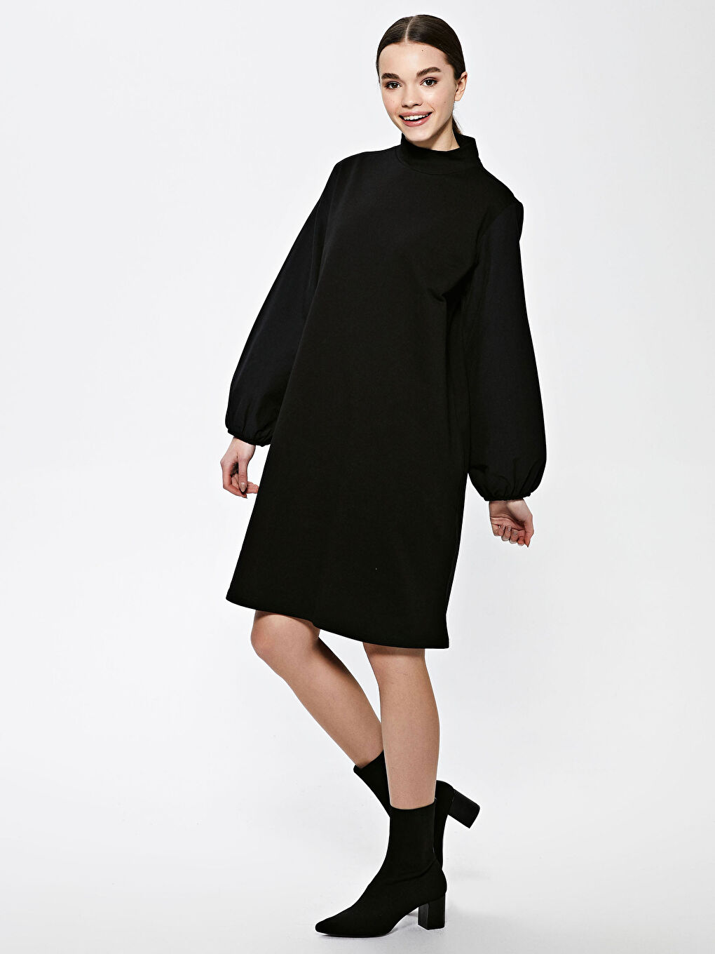 Siyah Yarım Balıkçı Yaka Düz Uzun Kollu Kadın Elbise
