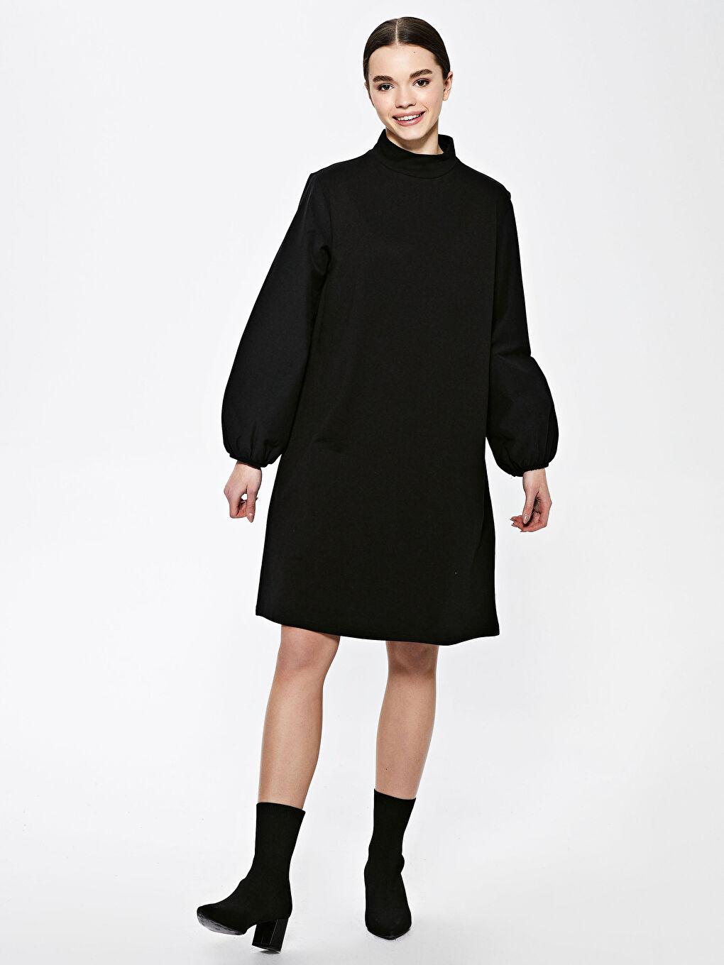 Siyah Yarım Balıkçı Yaka Düz Uzun Kollu Kadın Elbise-1