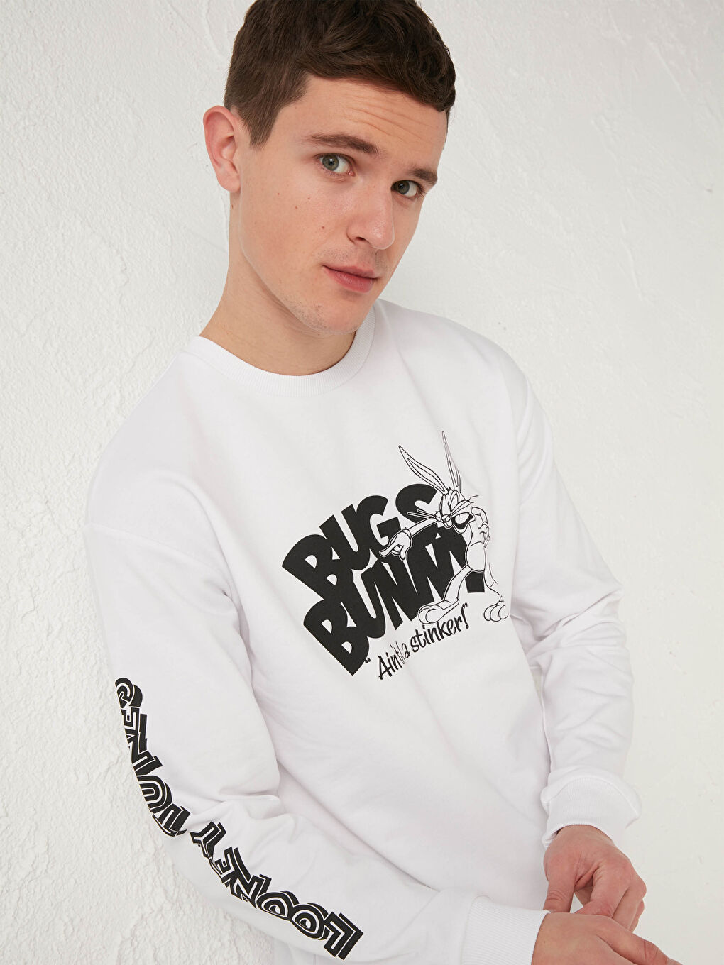 Beyaz Bisiklet Yaka Bugs Bunny Baskılı Kalın Sweatshirt-3