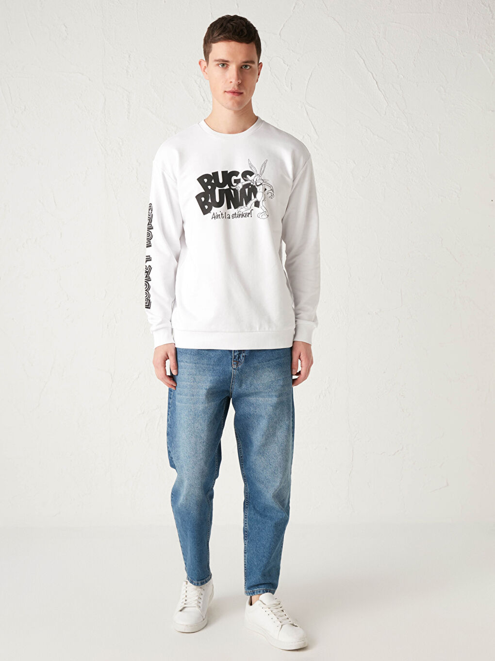 Beyaz Bisiklet Yaka Bugs Bunny Baskılı Kalın Sweatshirt-5