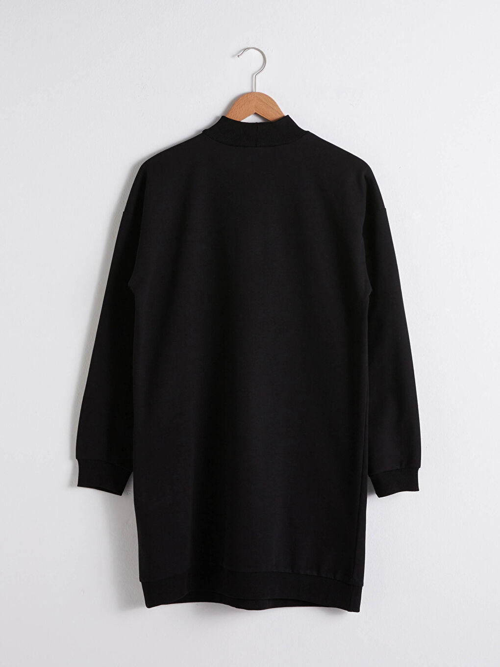 Siyah Yarım Balıkçı Yaka Slogan Baskılı Elbise-6