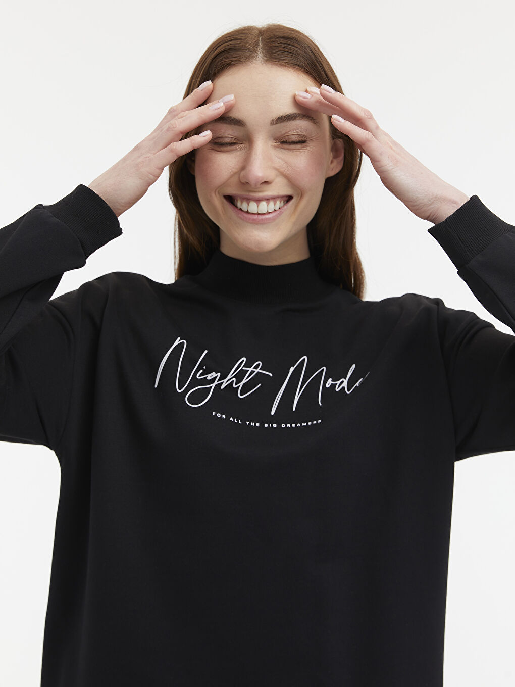 Siyah Yarım Balıkçı Yaka Slogan Baskılı Elbise