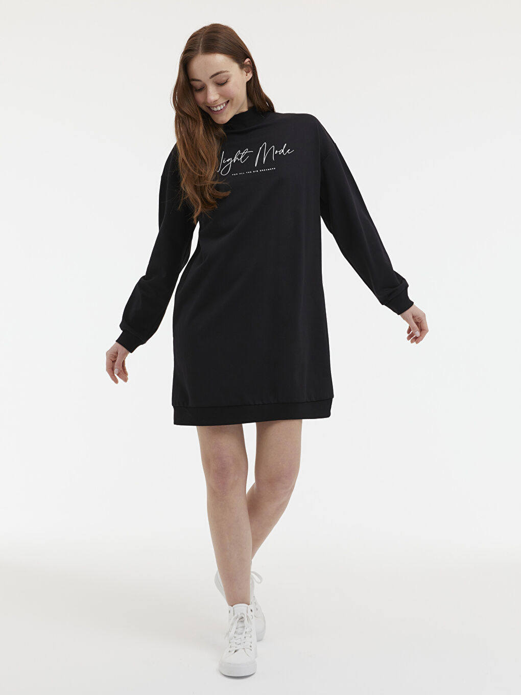 Siyah Yarım Balıkçı Yaka Slogan Baskılı Elbise-1