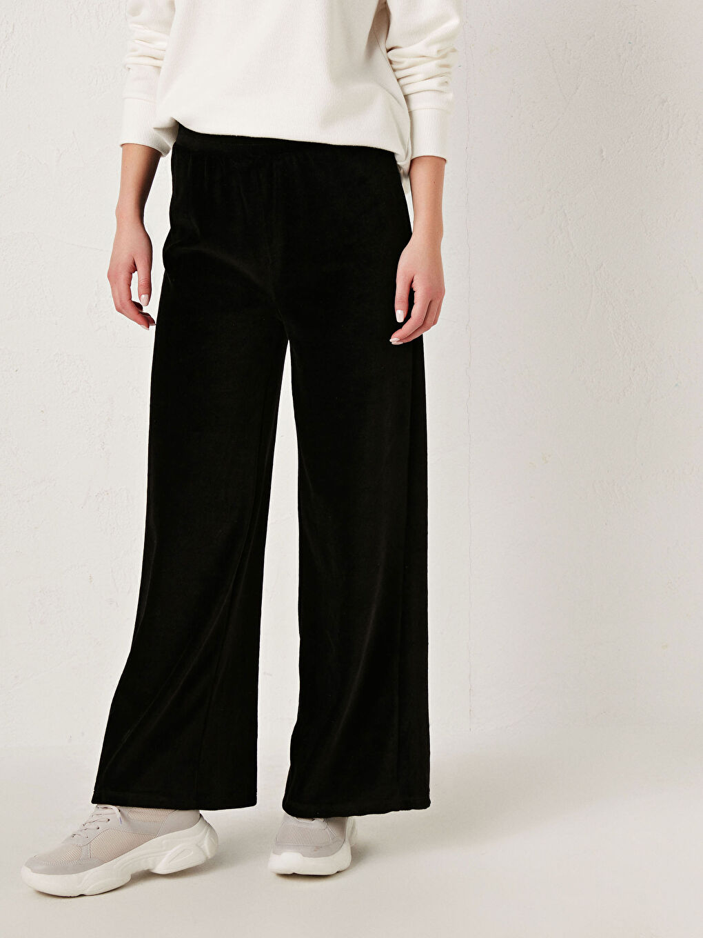 Elastic Waist Velvet Sweatpants-3