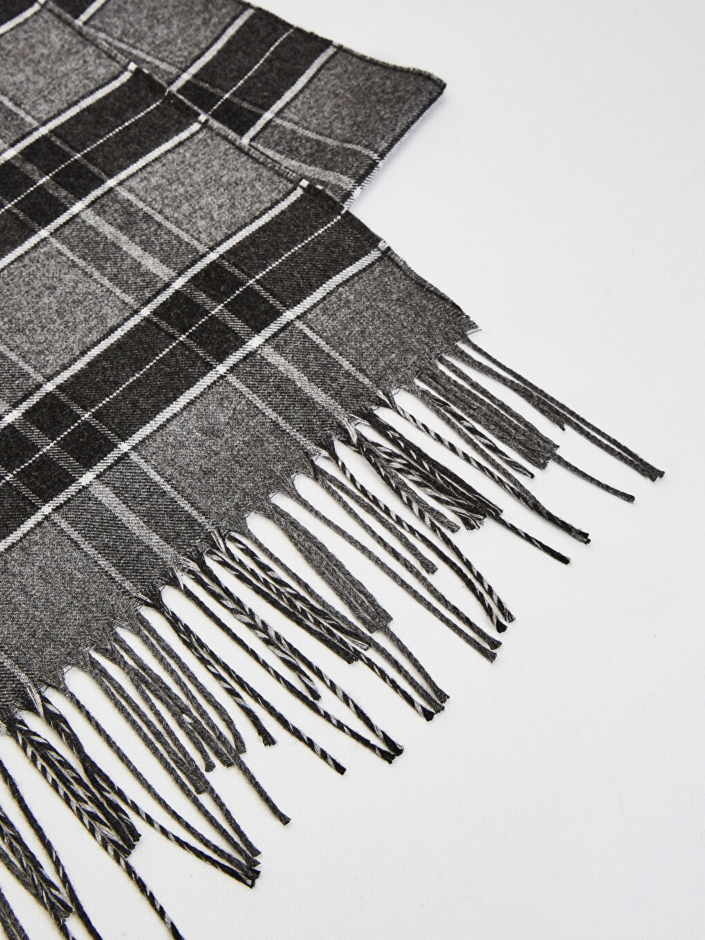 Gri Püsküllü Ekose Atkı-1