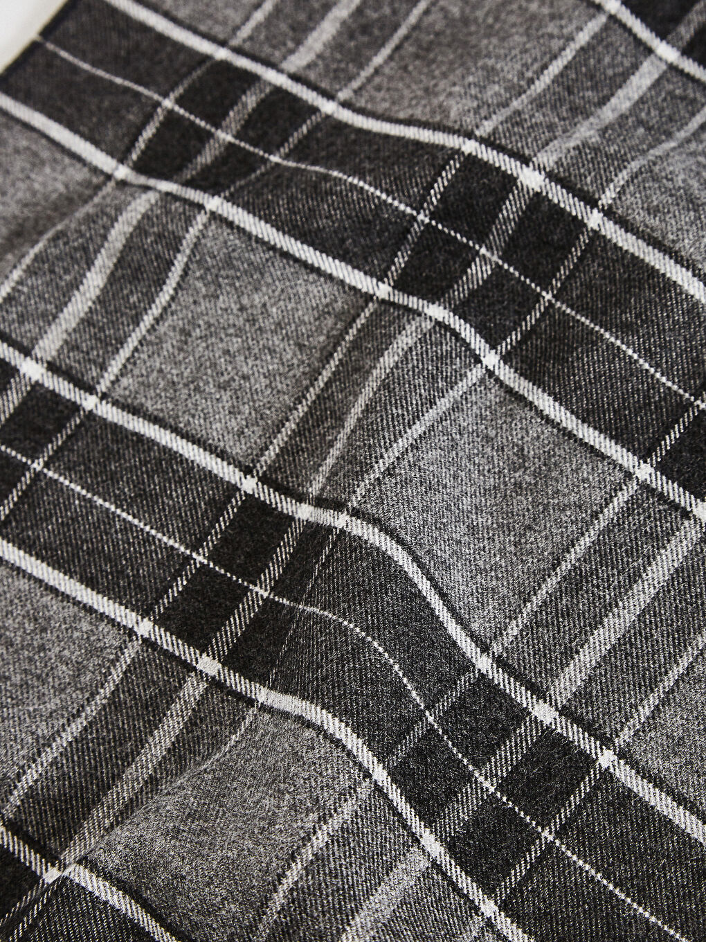 Gri Püsküllü Ekose Atkı-2